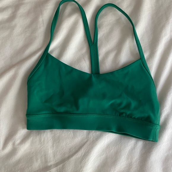 GREEN LULULEMON FLOW Y BRA size 2 worn once
casacadia green - Picture 1 of 2